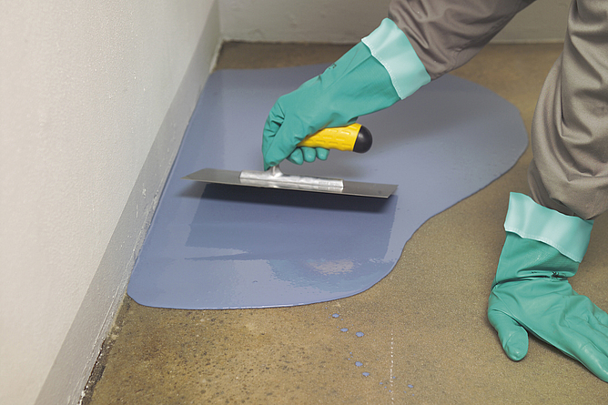 Verarbeitung von Epoxidharzen.