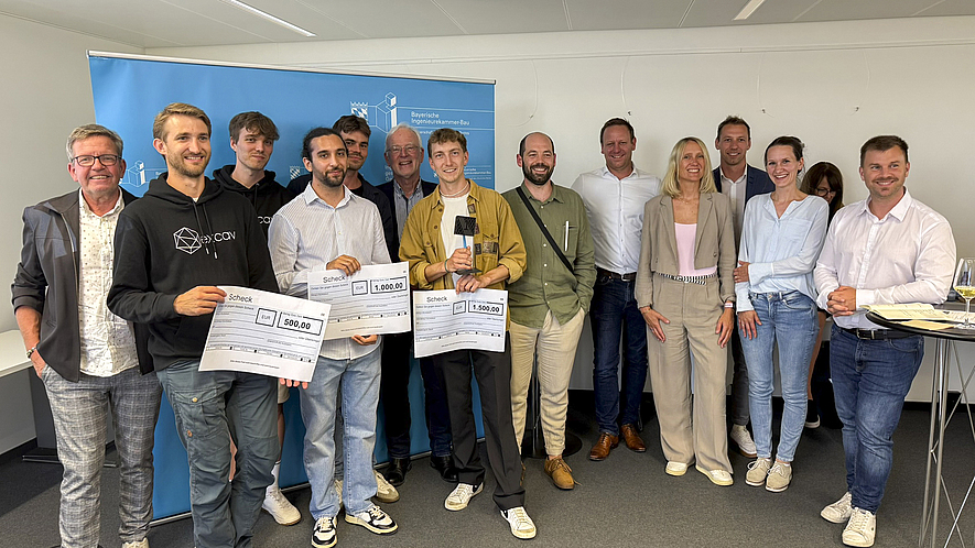 Preisverleihung „Building outside the box“ 2025 Gruppenbild der Preisträger und der Jury des Preises „Building outside the box“ 2025.