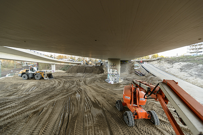 Abriss der Ringbahnbrücke in Berlin