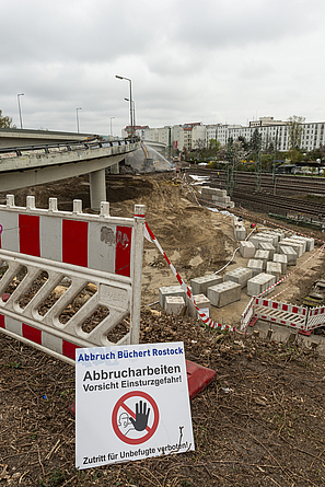 Abriss der Ringbahnbrücke in Berlin