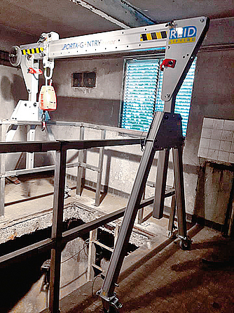 Das tragbare Hebesystem ermöglicht aufgrund seiner geringen Masse und seiner Klappbarkeit einen flexiblen und sicheren Einsatz.