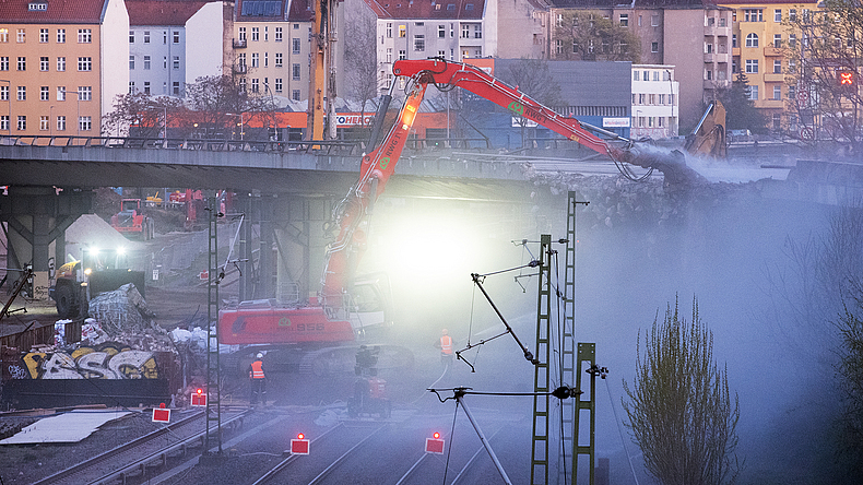 Abriss der Westendbrücke in Berlin (2025).