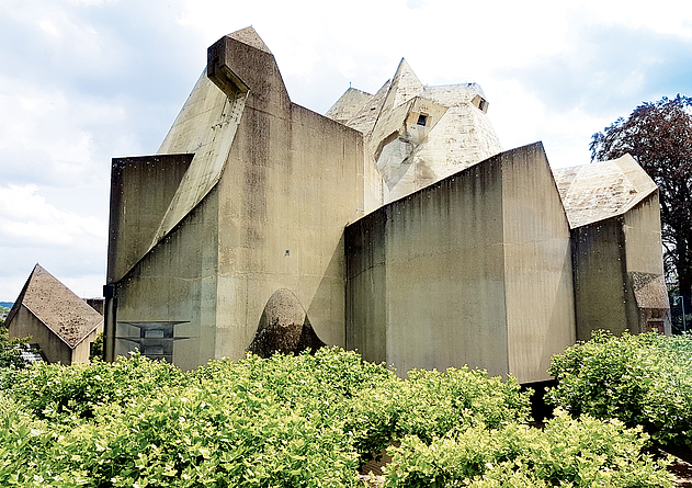 Seitenansicht des Mariendoms im Zustand vor der Sanierung