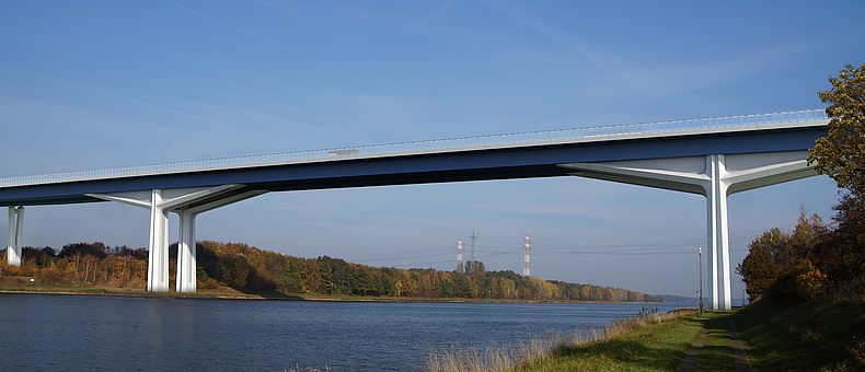 Modell der zukünftigen Rader Hochbrücke mit voutenförmigen Erweiterungen der Kanalpfeiler zur Überbrückung des Nord-Ostsee-Kanals Modell der zukünftigen Rader Hochbrücke.