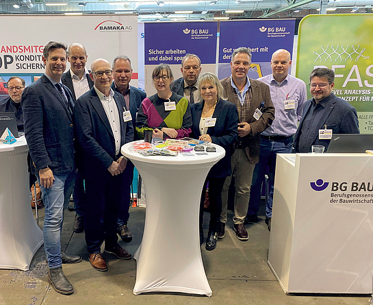 Team der BG BAU am Infostand auf der Fachtagung Abbruch 2025.