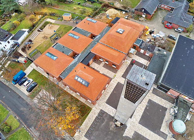 Architekt Paul Böhm und sein Team behandelten die Dachflächen wie Platzflächen.