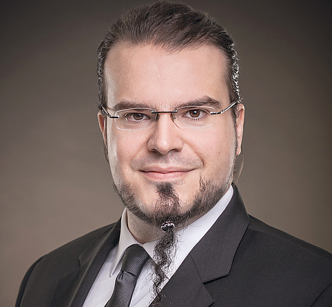 Dr. Markus Köhli, Postdoctoral Researcher Ruprecht-Karls-Universität Heidelberg, Physikalisches Institut Rheinische Friedrich-Wilhelms-Universität Bonn, Physikalisches Institut Portraitaufnahme von Post-Doc-Forscher Doktor Markus Köhli