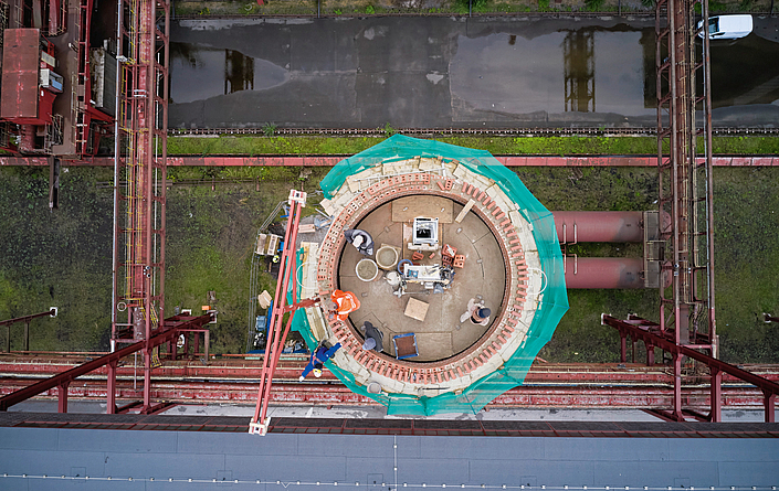 Zu sehen ist eine radiale Aufzugs- und Arbeitsplattform, die das Team von Mende selbst entwickelt hat.