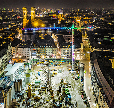 Großbaustelle 2. Stammstrecke München, Haltepunkt Marienhof, bei Nacht von oben