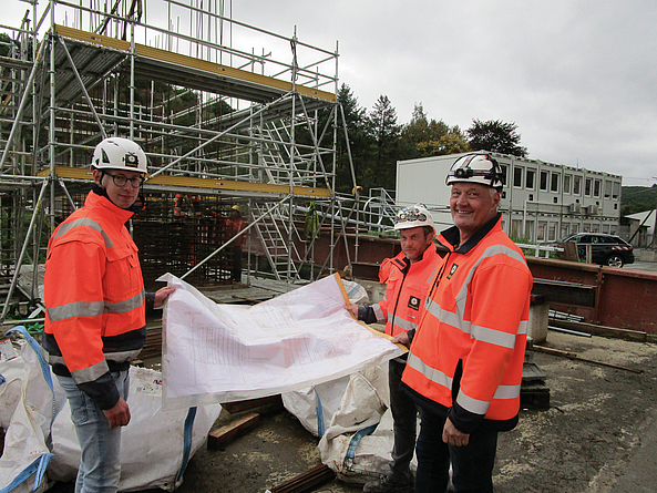 Die Mitglieder der Bauleitung beim Abbruch und Neubau der Talbrücke Sechshelden.