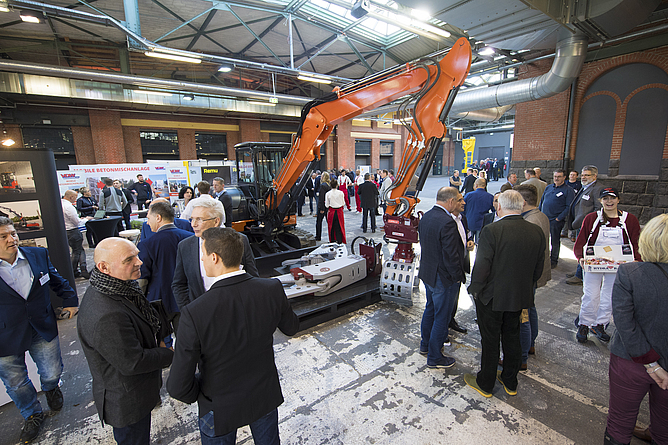 In der Fachausstellung werden aktuelle Produkte und Lösungen für die Abbruchbranche gezeigt.