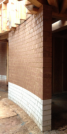 Bild eines Lehmsteinmauerwerks.