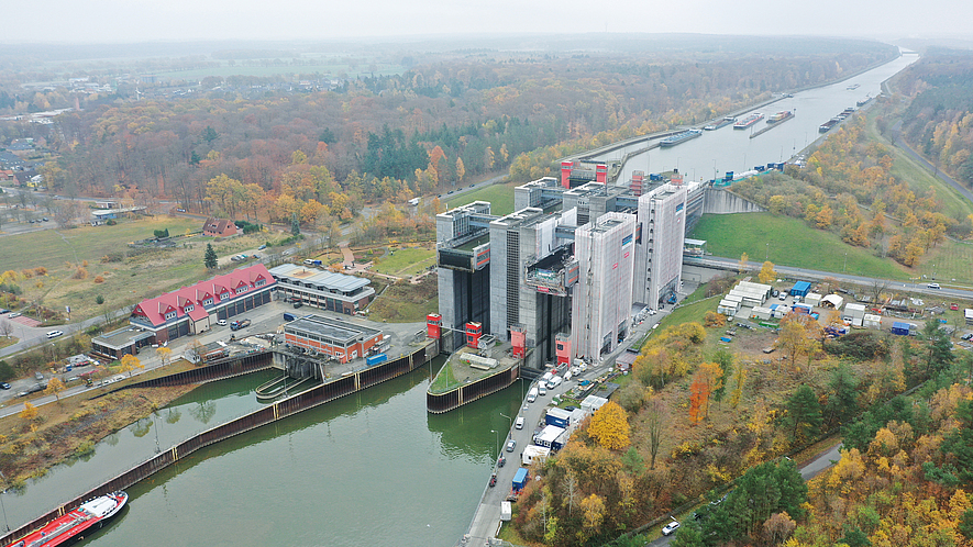 Blick aus der Vogelperspektive auf den Elbe-Seitenkanal und das dort befindliche Schiffshebewerk