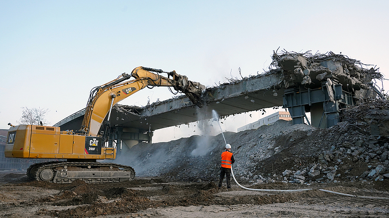 Abriss der Westendbrücke in Berlin (2025).