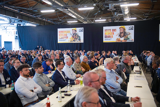 Teilnehmerinnen und Teilnehmer der Fachtagung Abbruch in der STATION Berlin.