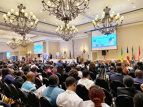 Teilnehmende der Internationalen Konferenz zu Vision Zero in Sambia am 7. und 8. November 2023.