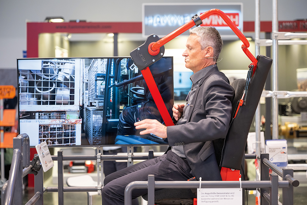 Gelebter Arbeitsschutz Am Messestand Der BG BAU Auf Der Bauma ...