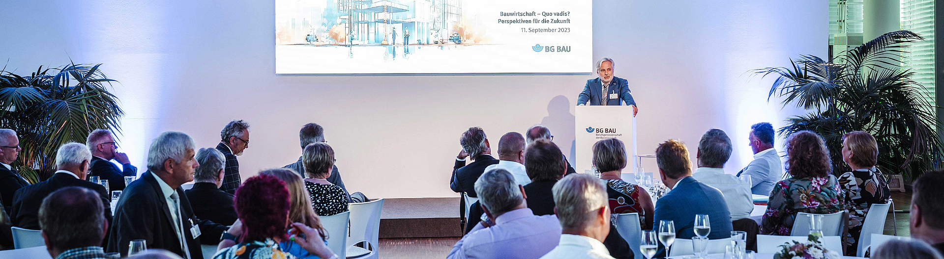 Hansjörg Schmidt-Kraepelin (Hauptgeschäftsführer der BG BAU) beim Symposium der BG BAU „Bauwirtschaft – Quo vadis? Perspektiven für die Zukunft“ am 11. September 2023