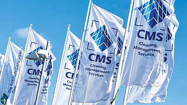 Flaggen auf der CMS Messe in Berlin.