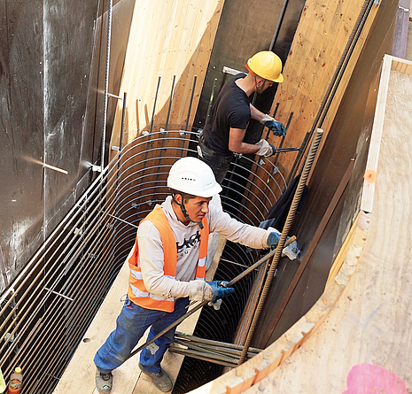 Einbau Bewehrung Pfeiler