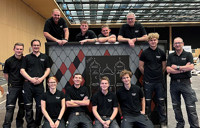 Das gesamte deutsche Team mit Medaillen in allen vier Kategorien Steildach, Flachdach, Metall und Fassade.