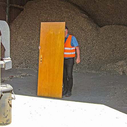 Test eines kamerabasierten Personenerkennungssystems an einer Baumaschine.