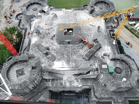 Sicht auf den Hamburger Bunker von oben.